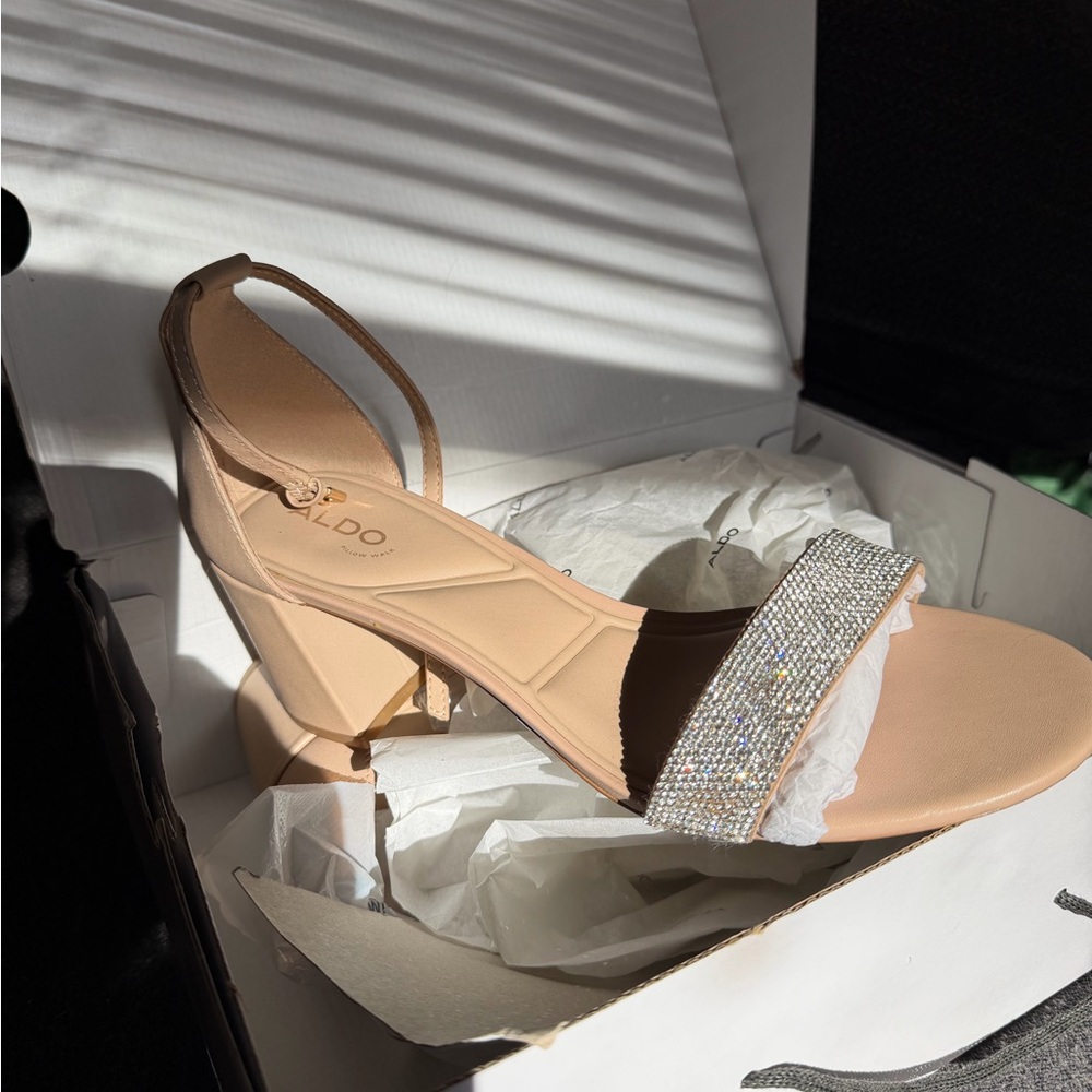 Aldo NWT Nude Pristine Heels with Rhinestone Detail
